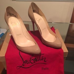⭕️SOLD⭕️Christian Louboutin Hells